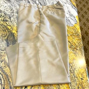 Savane. 40x30. Khaki. Like new. Comfort band. Nice comfortable pants.
